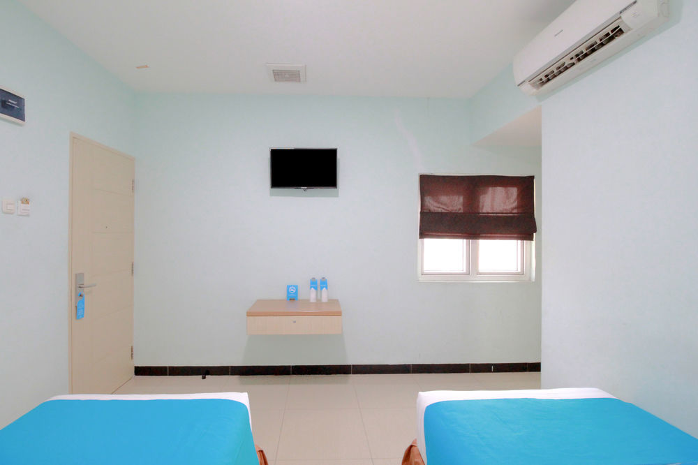 Amaliun Hotel Medan Exterior photo